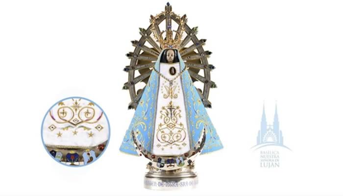 La Virgen de Luján luce tres estrellas mundialistas en su nuevo manto